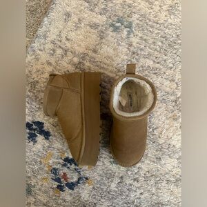 Project Cloud platform suede Boots